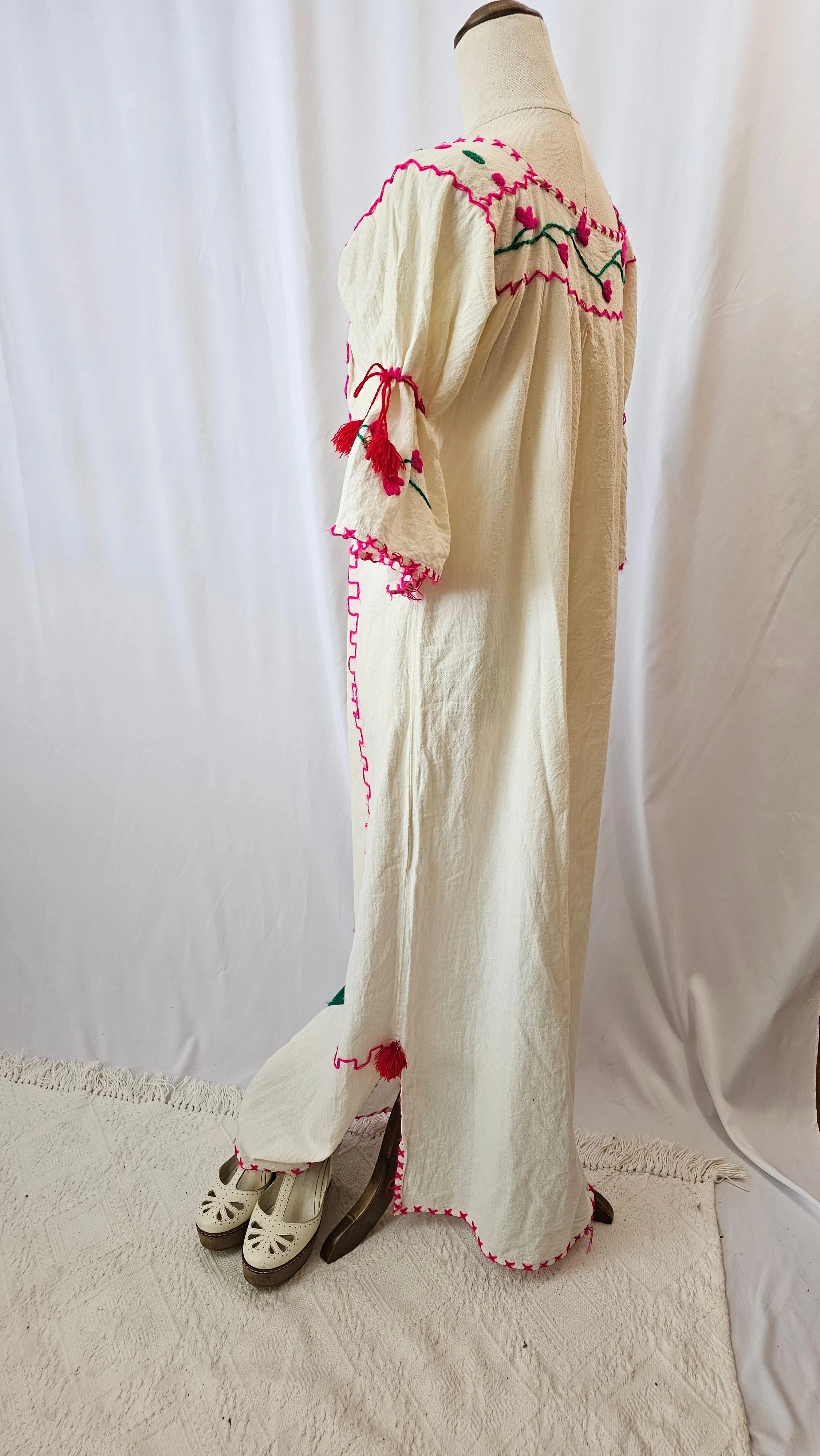 VINTAGE MEXICAN COTTON EMBROIDEERED DRESS M