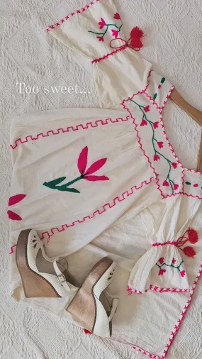 VINTAGE MEXICAN COTTON EMBROIDEERED DRESS M